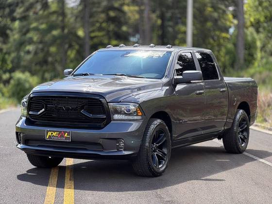 RAM CLASSIC 5.7 V8 GASOLINA LARAMIE CD 4X4 AUTOMÁTICO
